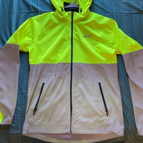 nike shield flash jacket mens